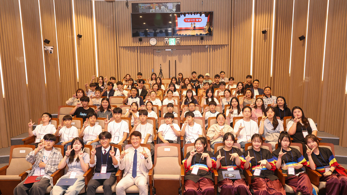 Lotte Scholarship Foundation to Provide 270 Million Won in Scholarships to 100 Teenage Mentors